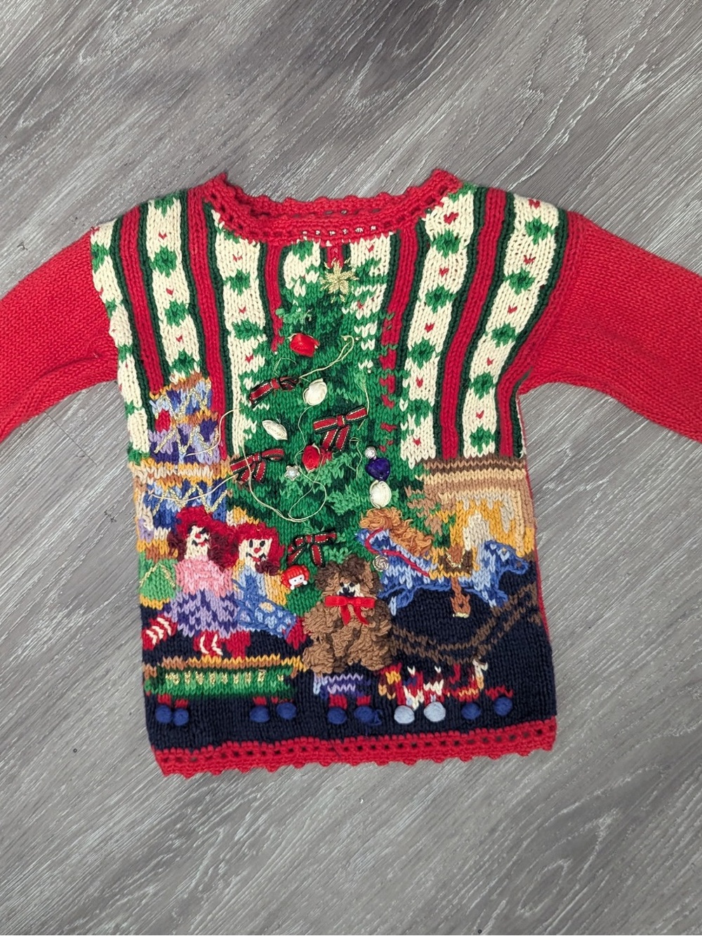 Casual Corner Red Green Cream Holiday Knit Sweater